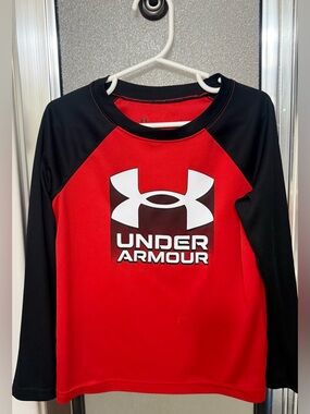 Under Armour Red & Black Boys' Long-Sleeve Logo Tee size 5